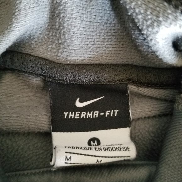 4 pieces of boy clothing - Picture 5 of 5